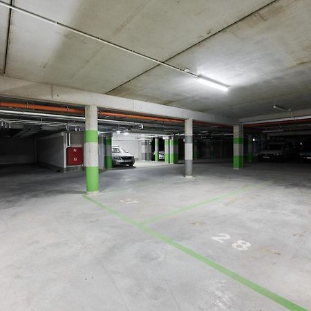 Apartment Wichrowa With Free Garage Wroclaw By Noclegi Renters Экстерьер фото