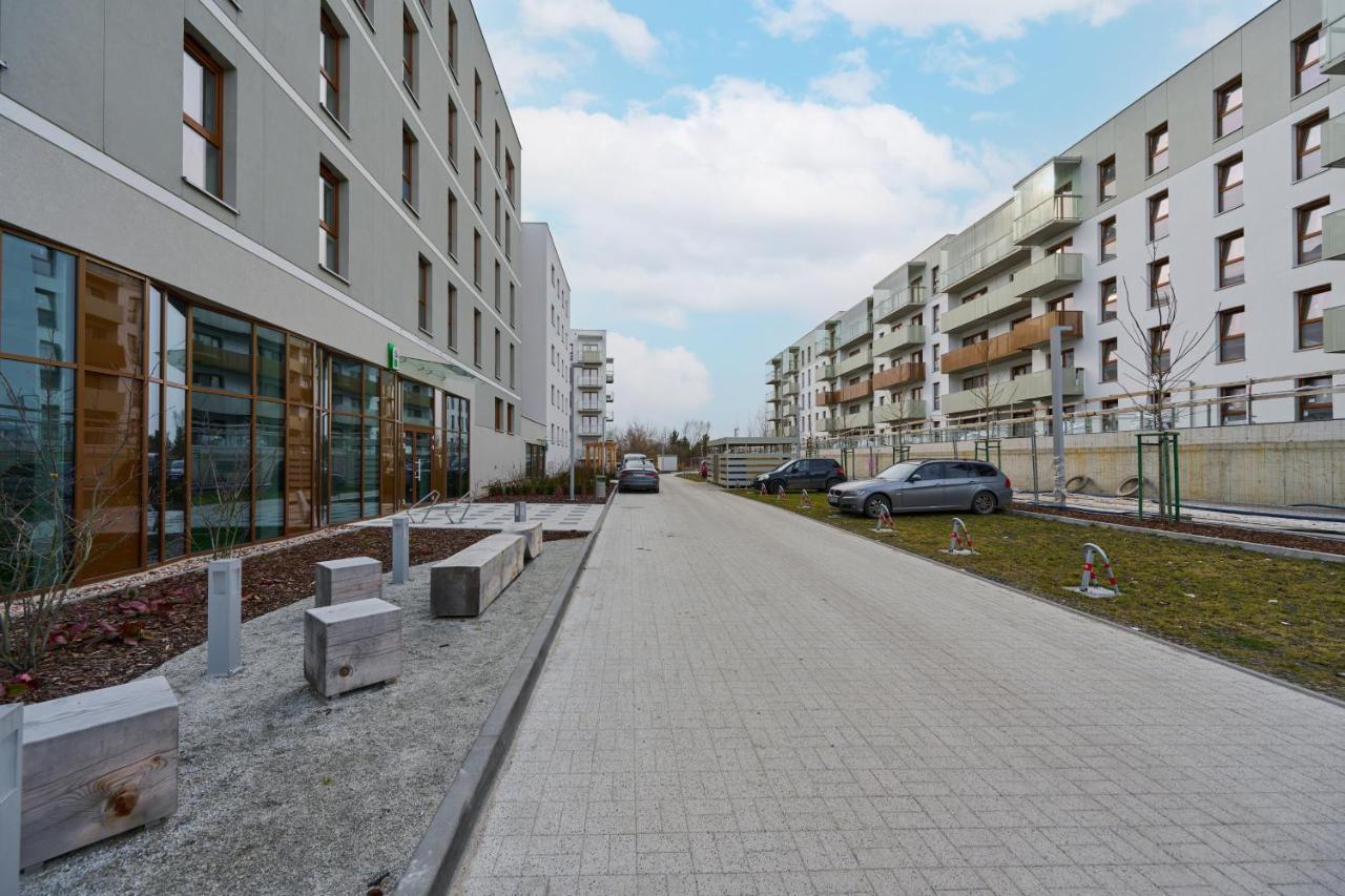 Apartment Wichrowa With Free Garage Wroclaw By Noclegi Renters Экстерьер фото