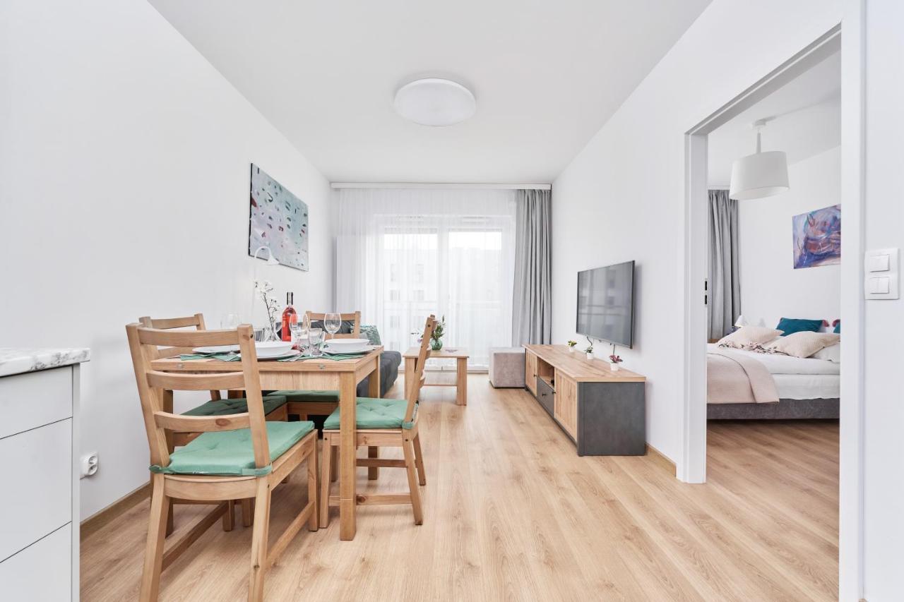 Apartment Wichrowa With Free Garage Wroclaw By Noclegi Renters Экстерьер фото