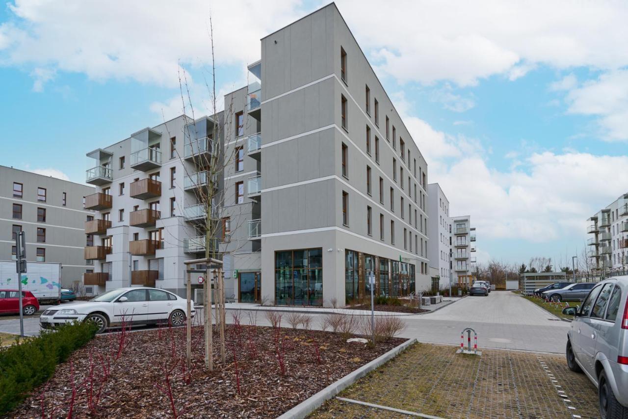 Apartment Wichrowa With Free Garage Wroclaw By Noclegi Renters Экстерьер фото