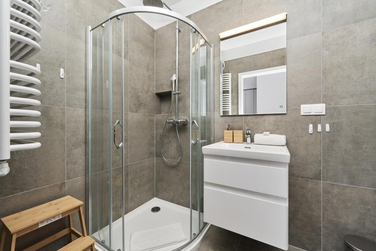 Apartment Wichrowa With Free Garage Wroclaw By Noclegi Renters Экстерьер фото