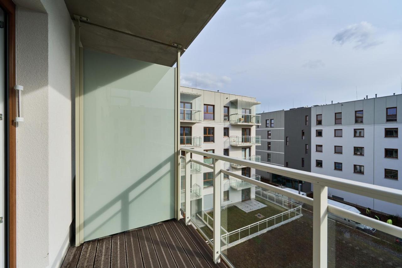 Apartment Wichrowa With Free Garage Wroclaw By Noclegi Renters Экстерьер фото