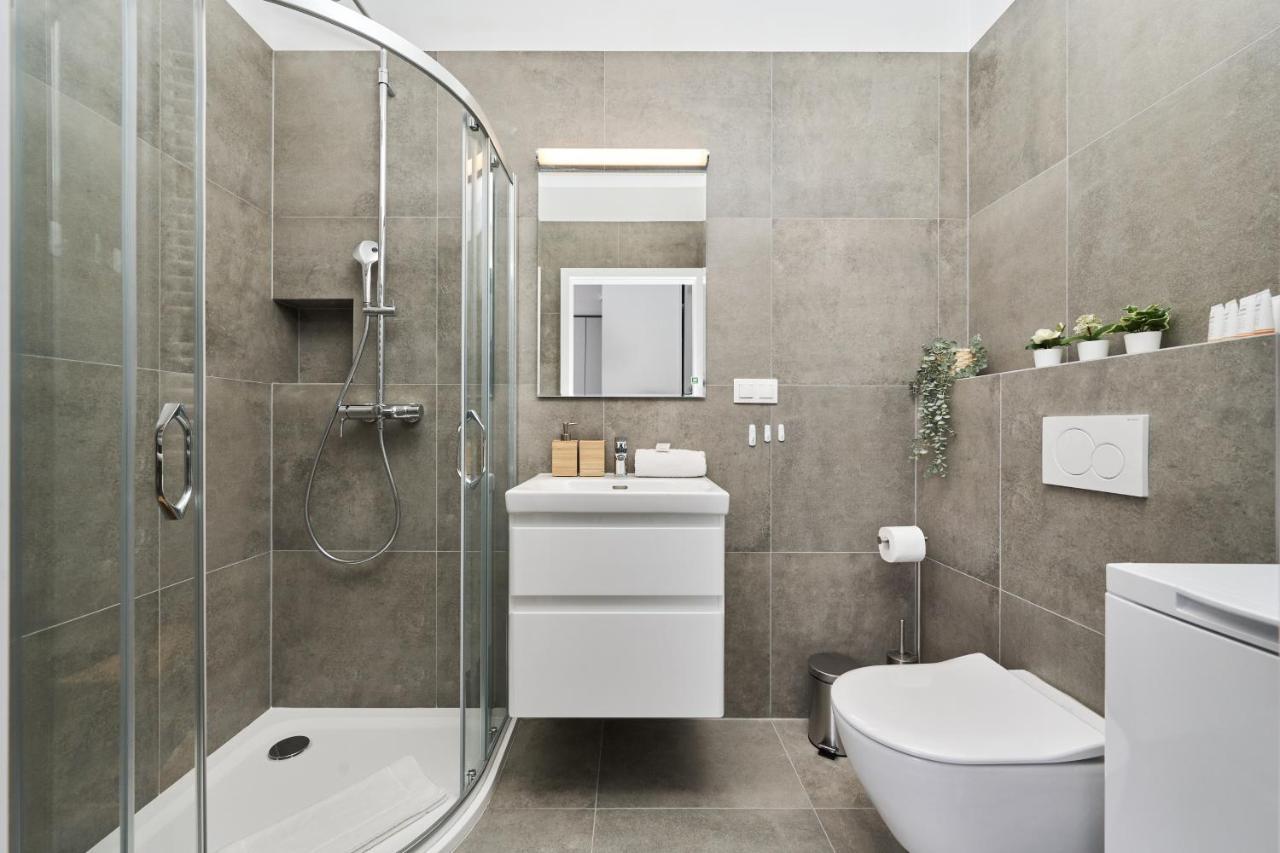 Apartment Wichrowa With Free Garage Wroclaw By Noclegi Renters Экстерьер фото
